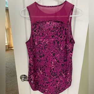 Lululemon sculpt tank.